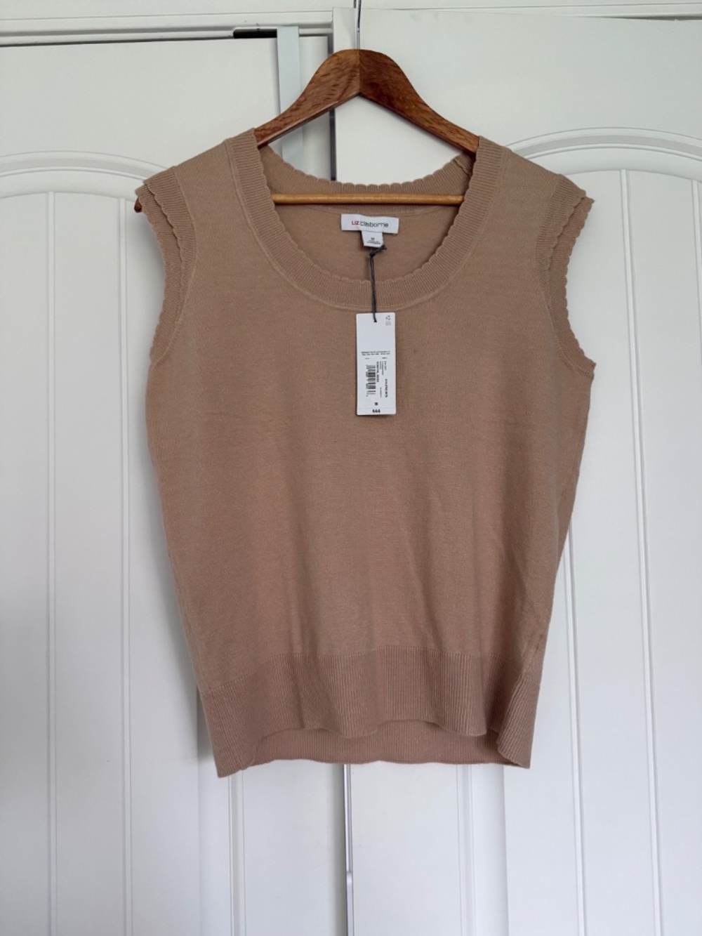 Liz Claiborne NWT Sleeveless Knit Sweater Tan Beige Size M